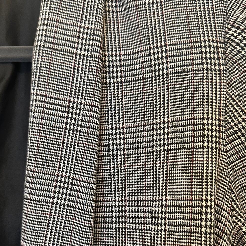 Shinestar Black and White Plaid Blazer w/Gathered Sleeves - Picture 6 of 8
